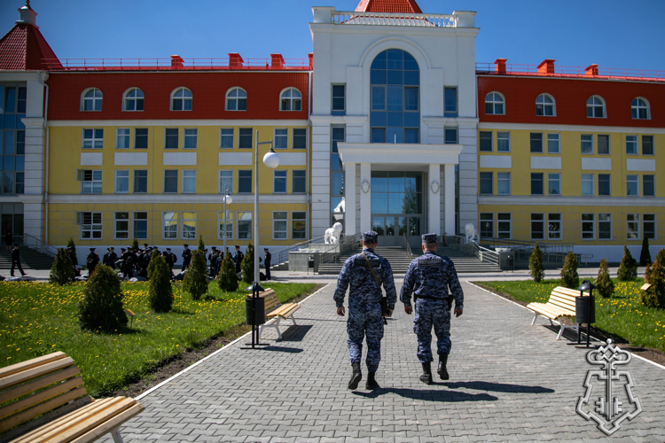 В ПРИКАМЬЕ РОСГВАРДЕЙЦЫ УСИЛИЛИ КОНТРОЛЬ ЗА СОБЛЮДЕНИЕМ ПРАВОПОРЯДКА В ДЕНЬ ЗНАНИЙ