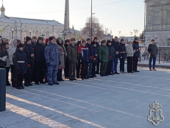 В ПРИКАМЬЕ СОТРУДНИКИ РОСГВАРДИИ ПРИНЯЛИ УЧАСТИЕ В ТОРЖЕСТВЕННОЙ ЦЕРЕМОНИИ, ПОСВЯЩЕННОЙ ДНЮ ГЕРОЕВ ОТЕЧЕСТВА
