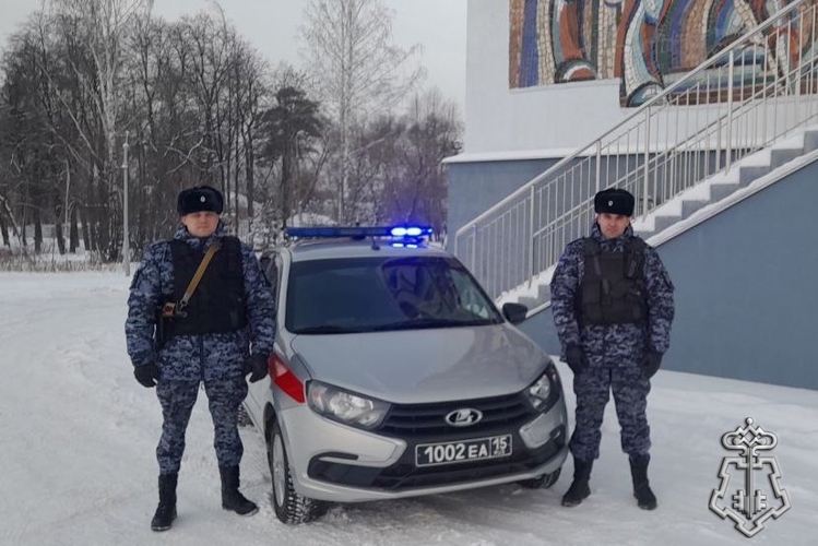 В ПЕРМИ СОТРУДНИКИ РОСГВАРДИИ "ПО ГОРЯЧИМ СЛЕДАМ" ЗАДЕРЖАЛИ ПОДОЗРЕВАЕМОГО В ПРЕСТУПЛЕНИИ