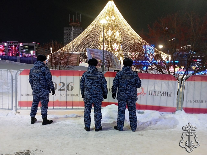 ПЕРМСКИЕ РОСГВАРДЕЙЦЫ ОБЕСПЕЧИЛИ ОХРАНУ ОБЩЕСТВЕННОГО ПОРЯДКА В НОВОГОДНЮЮ НОЧЬ