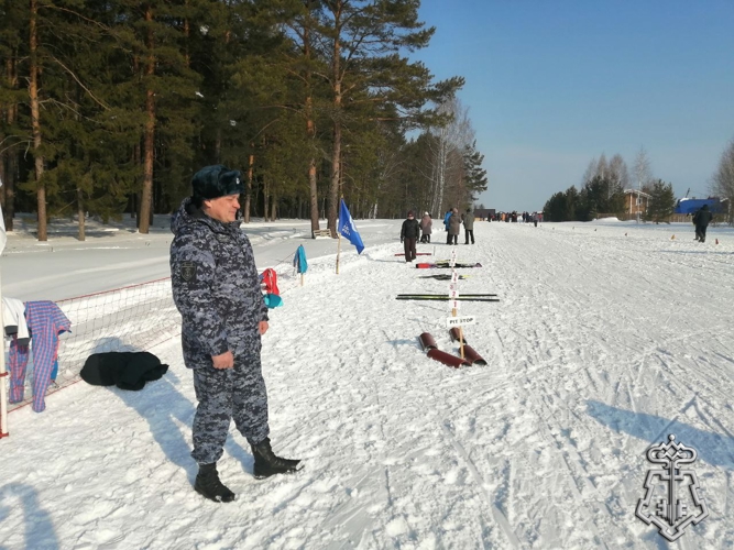 НА СТРАЖЕ ПОРЯДКА И СПОРТИВНОГО ДУХА: РОСГВАРДЕЙЦЫ ОБЕСПЕЧИЛИ БЕЗОПАСНОСТЬ «ГОНКИ МУЖЕСТВА» В ПЕРМСКОМ КРАЕ