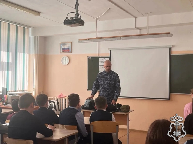 СОТРУДНИКИ ВНЕВЕДОМСТВЕННОЙ ОХРАНЫ РОСГВАРДИИ ПЕРМСКОГО КРАЯ ПРИНЯЛИ УЧАСТИЕ В АКЦИИ «100 ВОПРОСОВ ПРОФЕССИОНАЛУ»