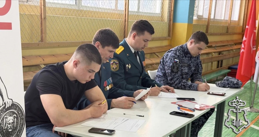В ПЕРМСКОМ КРАЕ РОСГВАРДЕЙЦЫ ПРОВЕЛИ УРОК МУЖЕСТВА