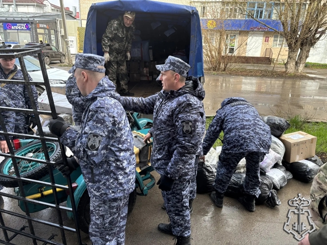 РОСГВАРДЕЙЦЫ ПРИСОЕДИНИЛИСЬ К АКЦИИ «СВОИХ НЕ БРОСАЕМ!»