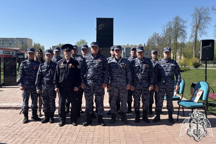 В ПЕРМСКОМ КРАЕ РОСГВАРДЕЙЦЫ ПОЧТИЛИ ПАМЯТЬ ГЕРОЕВ В ПРЕДДВЕРИИ 81-Й ГОДОВЩИНЫ ВЕЛИКОЙ ПОБЕДЫ