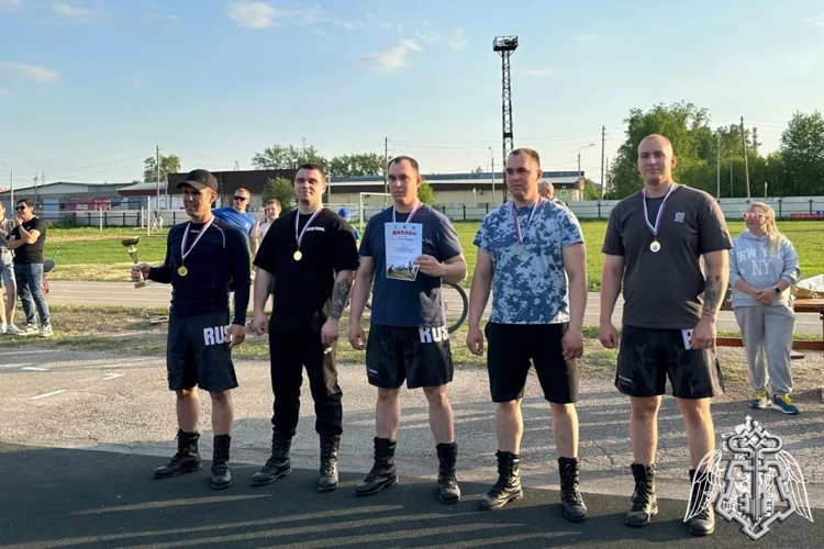 В ПЕРМСКОМ КРАЕ СОТРУДНИКИ ВНЕВЕДОМСТВЕННОЙ ОХРАНЫ ЗАВОЕВАЛИ ПРИЗОВОЕ МЕСТО В ПЕРВЕНСТВЕ ОКРУГА ПО ПЕРЕТЯГИВАНИЮ КАНАТА