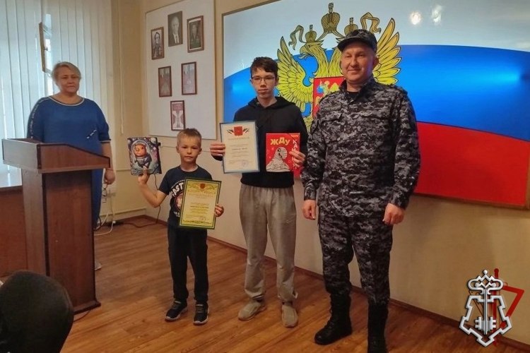 ДЕТИ СОТРУДНИКОВ РОСГВАРДИИ В ПЕРМСКОМ КРАЕ ПРИМЕРИЛИ РОЛЬ ЗАЩИТНИКОВ ОТЕЧЕСТВА