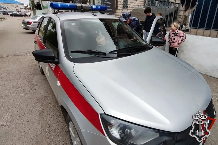 ДЕТИ СОТРУДНИКОВ РОСГВАРДИИ В ПЕРМСКОМ КРАЕ ПРИМЕРИЛИ РОЛЬ ЗАЩИТНИКОВ ОТЕЧЕСТВА