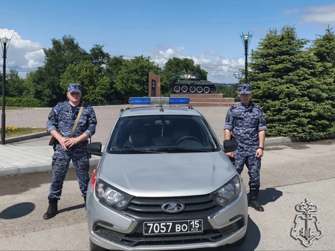 СОТРУДНИКИ РОСГВАРДИИ ЗАДЕРЖАЛИ В КУНГУРЕ МУЖЧИНУ, НАХОДИВШЕГОСЯ В ФЕДЕРАЛЬНОМ РОЗЫСКЕ
