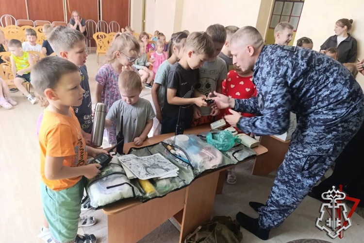 РОСГВАРДЕЙЦЫ ПРОВЕЛИ ПОЗНАВАТЕЛЬНЫЙ УРОК ДЛЯ ЮНЫХ ПЕРМЯКОВ
