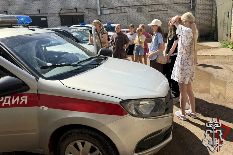 В ГОРОДЕ ОЧЕРЕ ПРИКАМЬЯ РОСГВАРДЕЙЦЫ ПРОВЕЛИ УРОК БЕЗОПАСНОСТИ