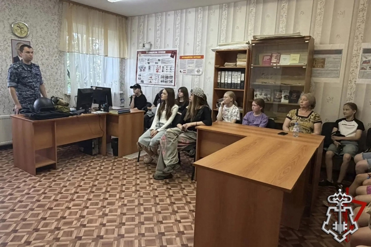 В ГОРОДЕ ОЧЕРЕ ПРИКАМЬЯ РОСГВАРДЕЙЦЫ ПРОВЕЛИ УРОК БЕЗОПАСНОСТИ