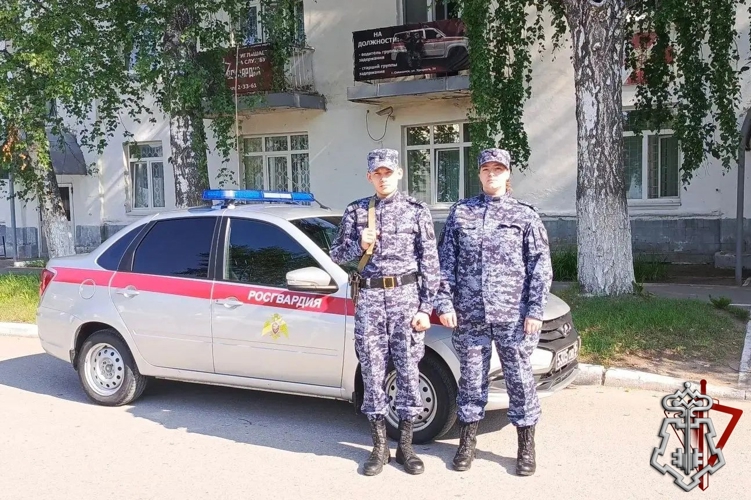 СОТРУДНИКИ РОСГВАРДИИ ЗАДЕРЖАЛИ ГРАЖДАНКУ, НАХОДЯЩУЮСЯ В ФЕДЕРАЛЬНОМ РОЗЫСКЕ В СОЛИКАМСКЕ