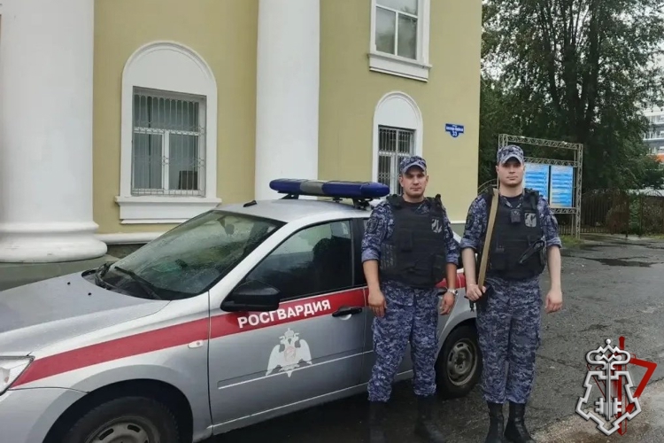РОСГВАРДЕЙЦЫ ПРЕДОТВРАТИЛА КРУПНЫЙ ПОЖАР В ПЕРМИ