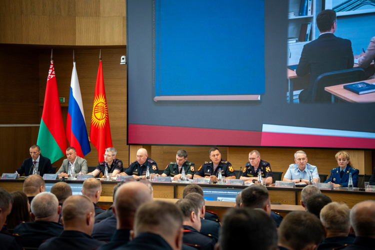 Руководитель управления вневедомственной охраны Росгвардии по Пермскому краю принял участие во Всероссийском совещании-семинаре в Нижнем Новгороде