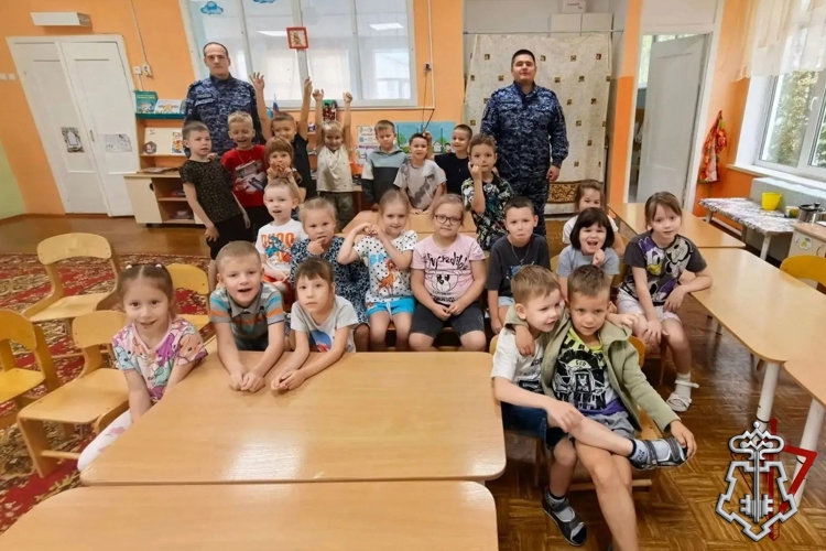 Урок мужества для маленьких граждан: Росгвардия в детском саду «Звоночек»