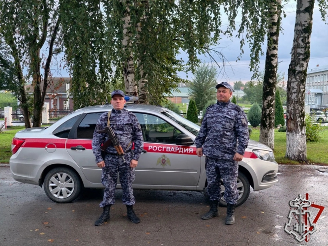 В прикамье сотрудники Росгвардии задержали двух граждан, находящихся в федеральном розыске