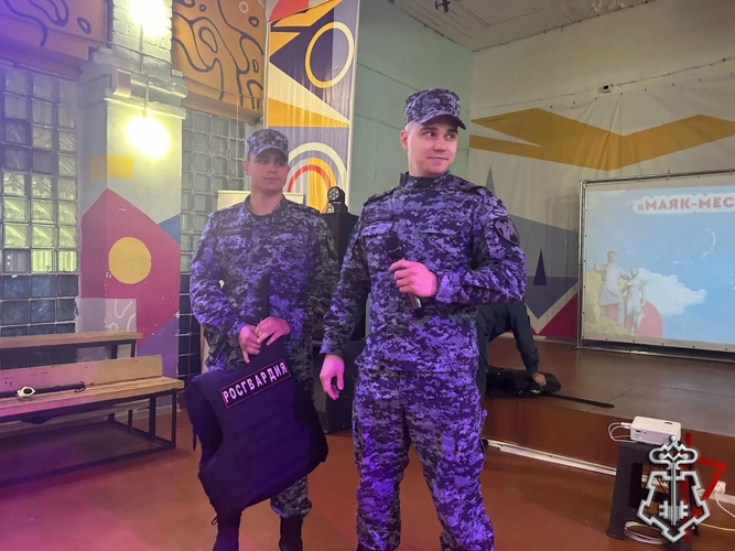 Росгвардейцы провели урок мужества и безопасности в лагере «Маяк» Пермского края